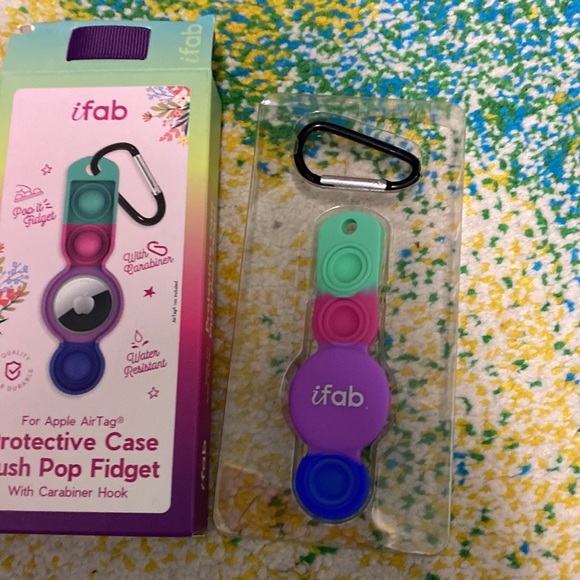 Pop fidget air tag case - Picture 3 of 3
